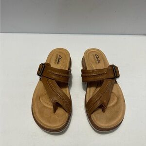 Clarks Collection Buckle Toe-Post Sandals Brynn Madi Tan Leather Size 7m